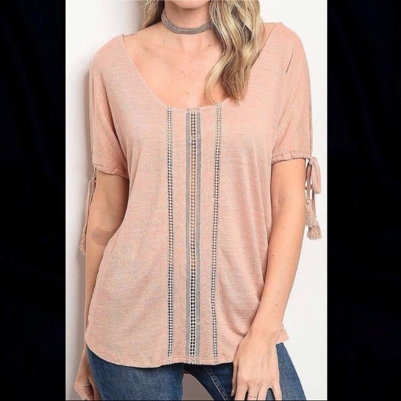Super cute blush top with dropped back detail! - Picture 1 of 2